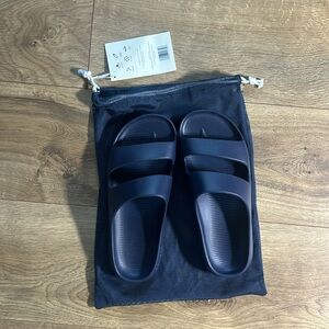 Bombas Women's Friday Slide Size 8 Navy Waterproof